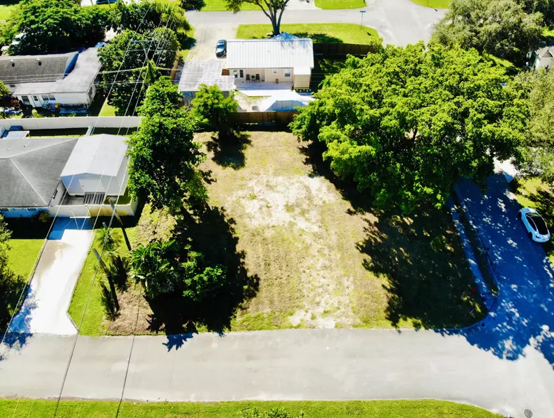 4802 Bonanza DR, Lake Worth, FL 33467