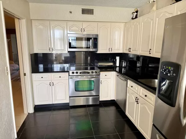 Boca Raton, FL 33433,7564 Regency Lake DR 702