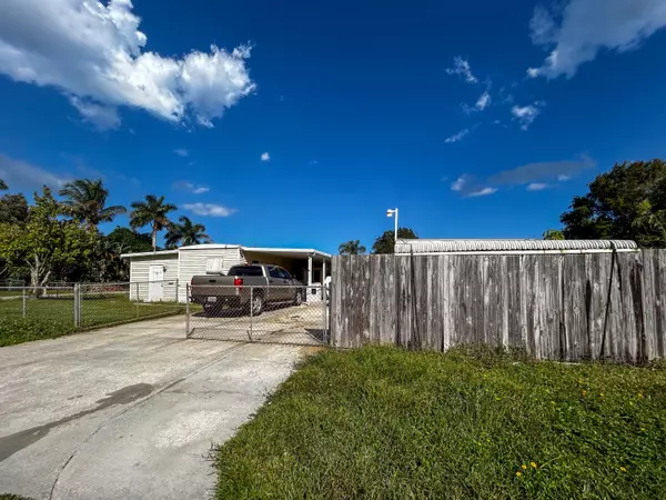 Stuart, FL 34997,2446 SE Carroll ST