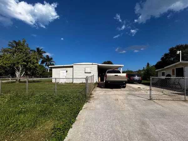 Stuart, FL 34997,2446 SE Carroll ST