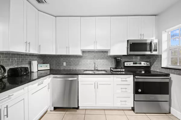 1213 NW 7th AVE, Fort Lauderdale, FL 33311