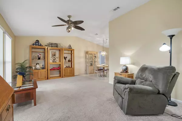 Port Saint Lucie, FL 34983,492 SE Wallace TER