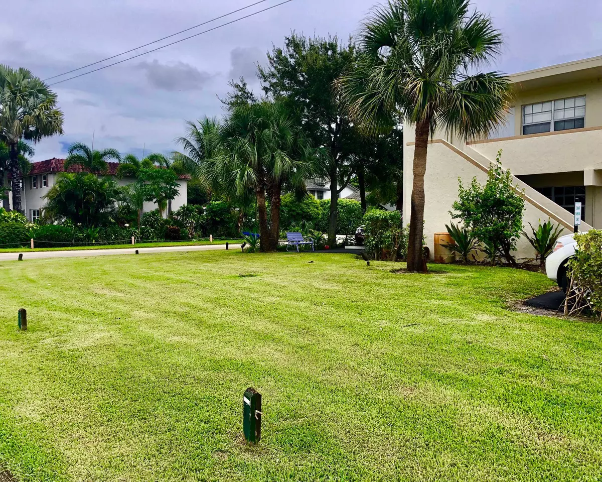 Boca Raton, FL 33431,4670 NE 5th AVE 15