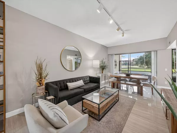 Boca Raton, FL 33433,7472 La Paz BLVD 109