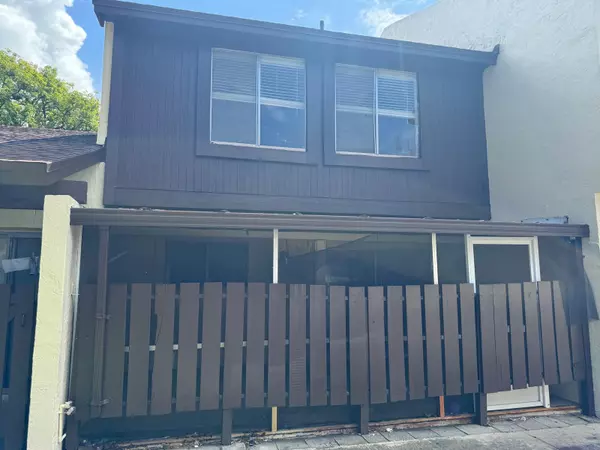 West Palm Beach, FL 33415,5328 Bosque LN 67