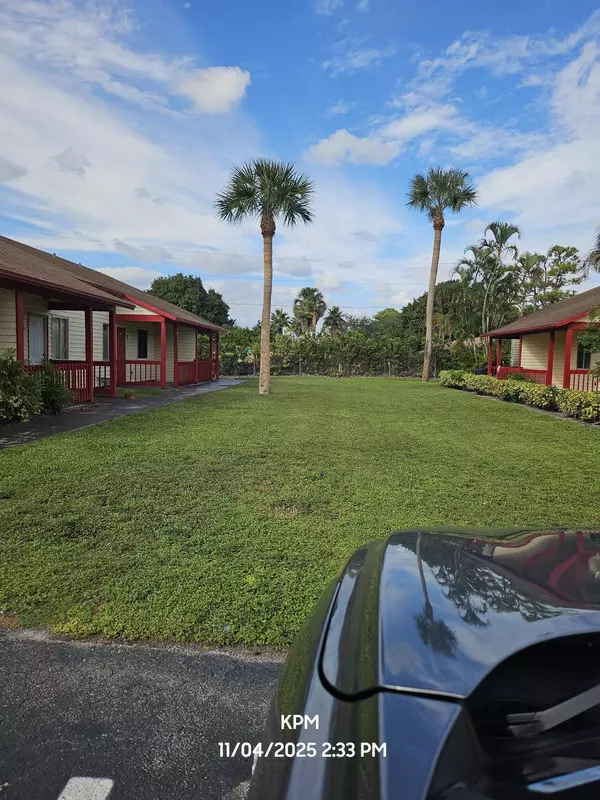 West Palm Beach, FL 33417,1305 Rosewood Villa LN 7