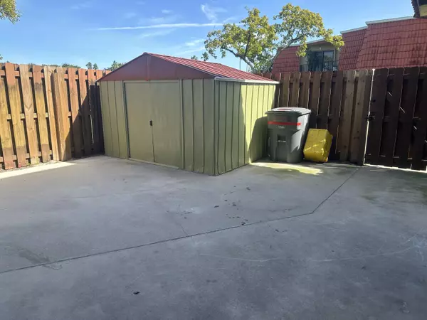 Boca Raton, FL 33433,8345 Trent CT B