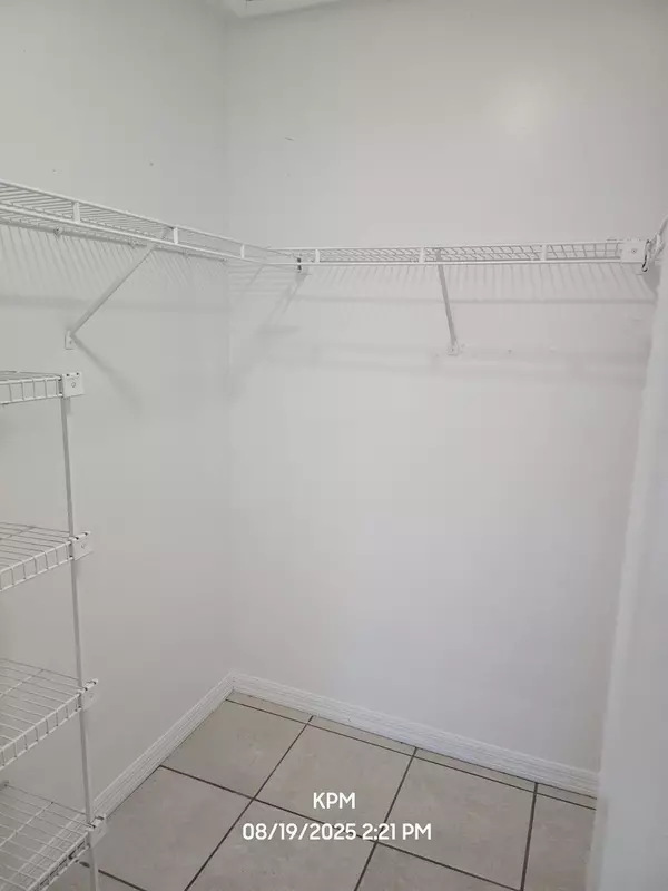 West Palm Beach, FL 33417,1305 Rosewood Villa LN 8