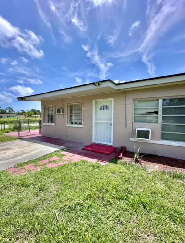 3301 Avenue I, Fort Pierce, FL 34947