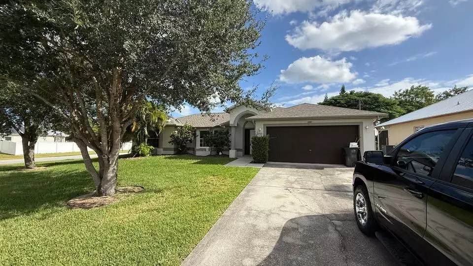 2455 SW Savage BLVD, Port Saint Lucie, FL 34953