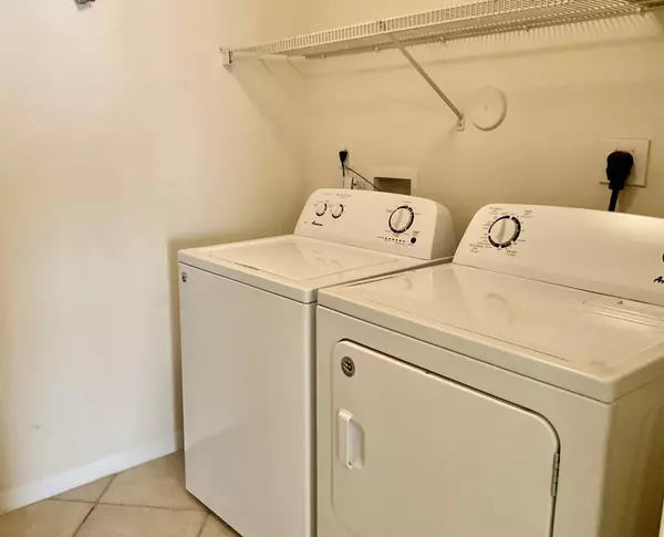 West Palm Beach, FL 33411,6529 Emerald Dunes DR 305