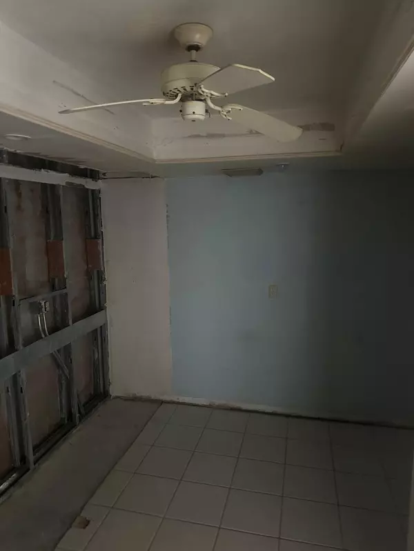 West Palm Beach, FL 33401,2425 Presidential WAY 1203