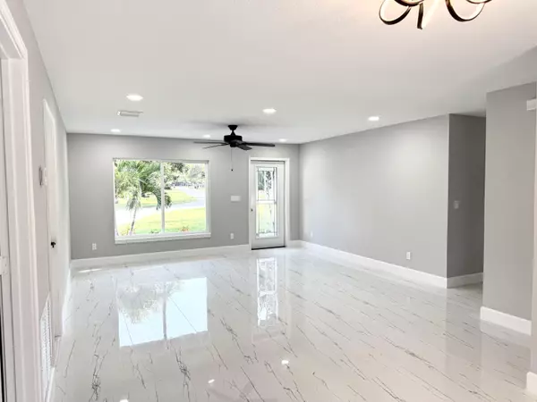 Fort Pierce, FL 34982,3432 Southern Pines DR