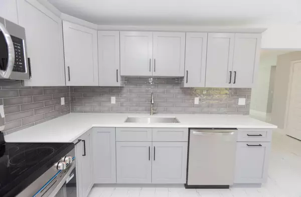 Fort Pierce, FL 34982,3432 Southern Pines DR