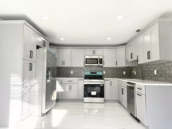 Fort Pierce, FL 34982,3432 Southern Pines DR