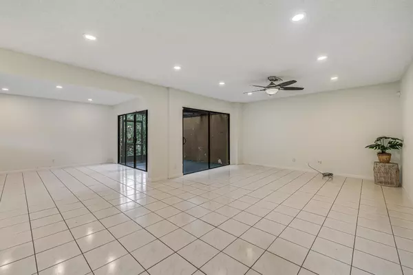 Tamarac, FL 33321,8017 NW 71st CT