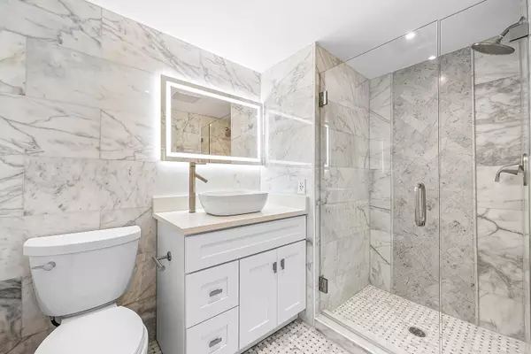 Boynton Beach, FL 33436,18 E Stratford DR F