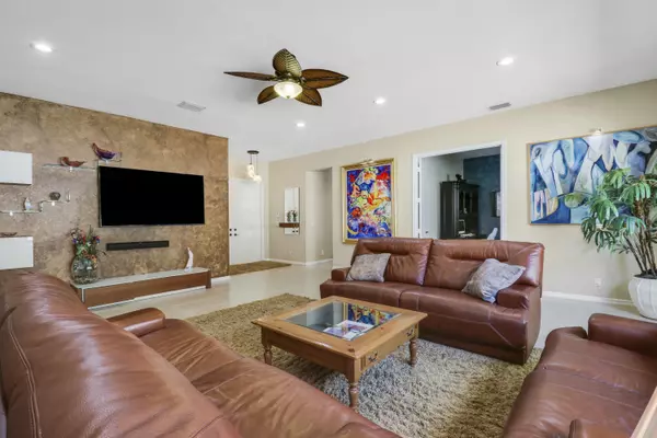 Palm Beach Gardens, FL 33418,173 Via Condado WAY