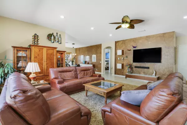 Palm Beach Gardens, FL 33418,173 Via Condado WAY