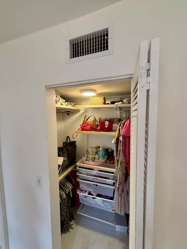 Boca Raton, FL 33431,450 NW 20 ST 214