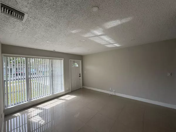 Fort Lauderdale, FL 33317,4511 SW 23rd ST