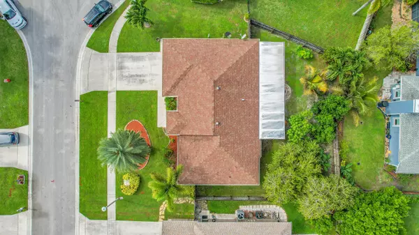 Royal Palm Beach, FL 33411,112 Laurel WAY