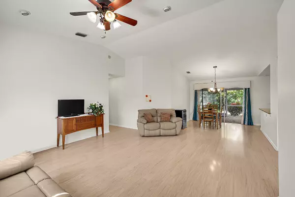 Royal Palm Beach, FL 33411,112 Laurel WAY