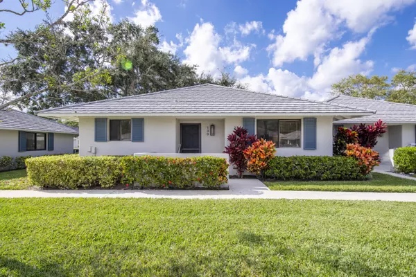 130 Club DR, Palm Beach Gardens, FL 33418