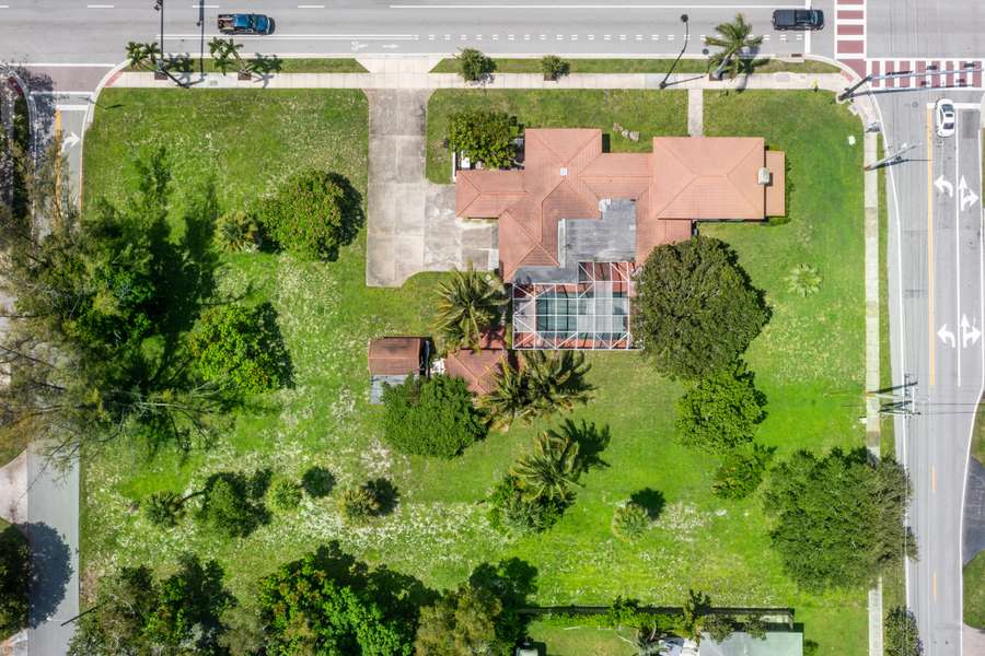 556 E Hillsboro BLVD, Deerfield Beach, FL 33441