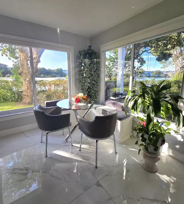 West Palm Beach, FL 33417,114 Greenbrier C