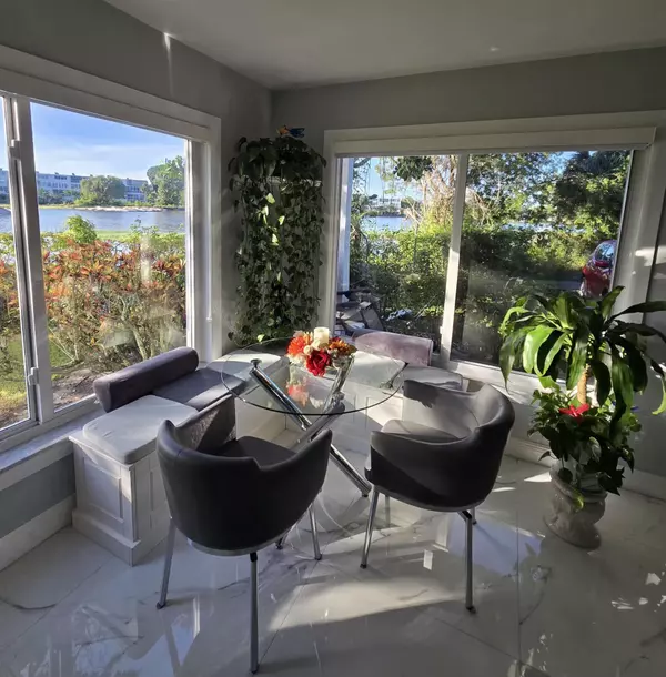 West Palm Beach, FL 33417,114 Greenbrier C