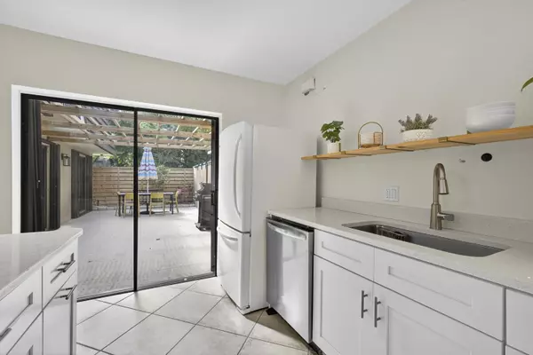 Palm Beach Gardens, FL 33418,608 6th TER