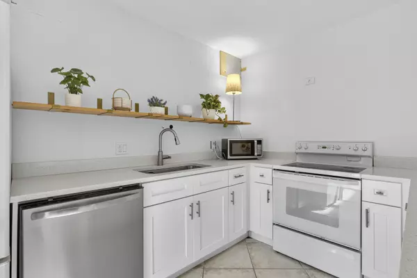 Palm Beach Gardens, FL 33418,608 6th TER