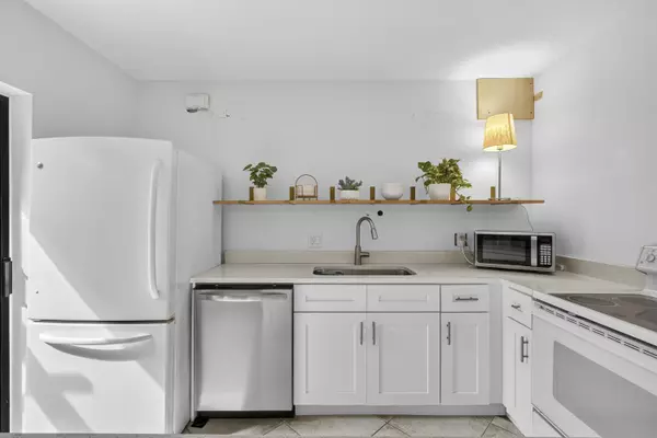 Palm Beach Gardens, FL 33418,608 6th TER