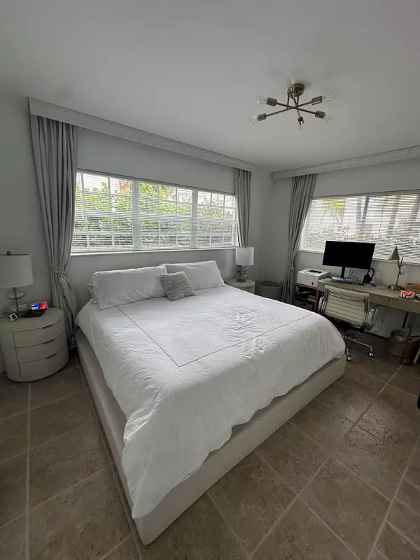 Palm Beach, FL 33480,234 Oleander AVE 1