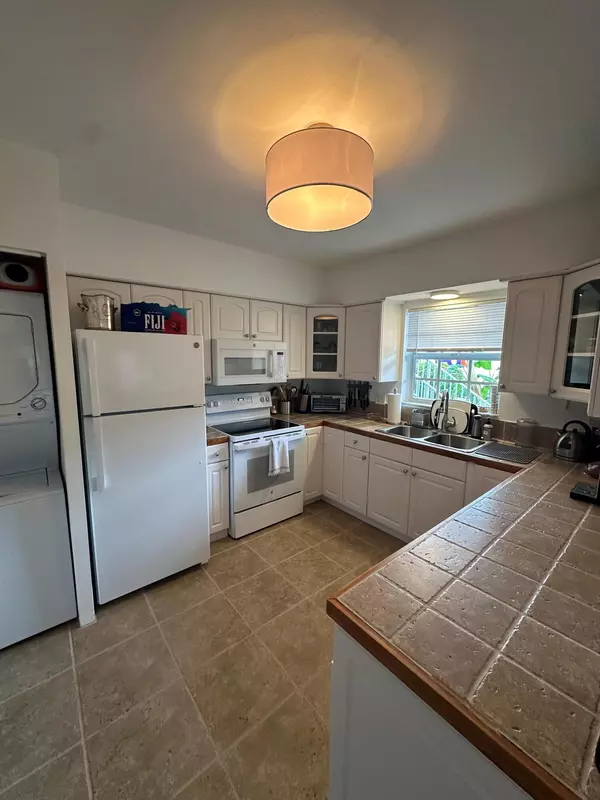 Palm Beach, FL 33480,234 Oleander AVE 1