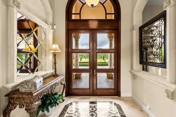 Port Saint Lucie, FL 34984,124 SE Rio Casarano