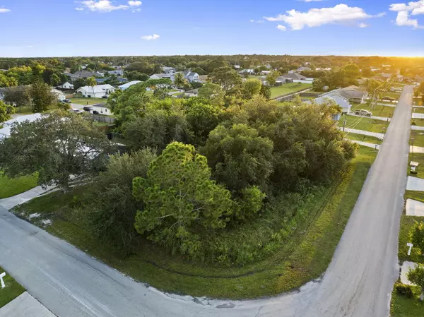 Port Saint Lucie, FL 34952,2550 SE Trail AVE