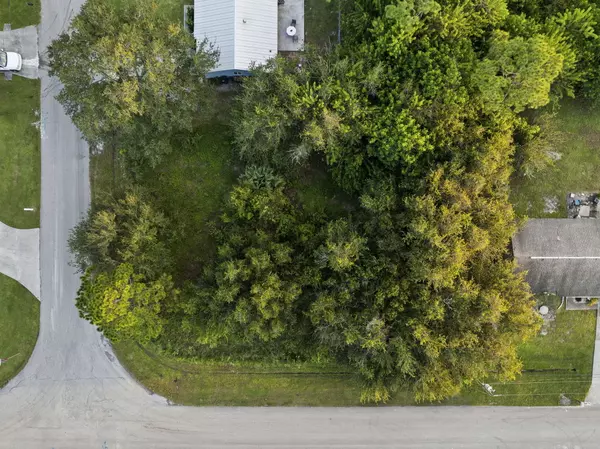 Port Saint Lucie, FL 34952,2550 SE Trail AVE