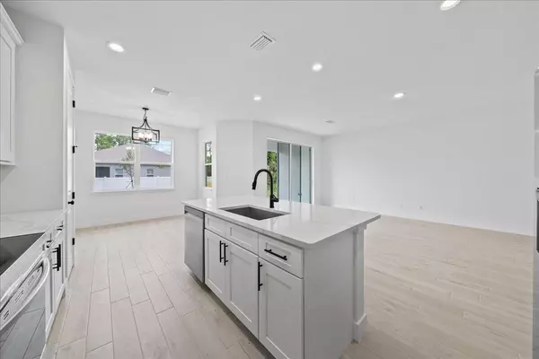 Fort Pierce, FL 34982,5007 Hickory DR