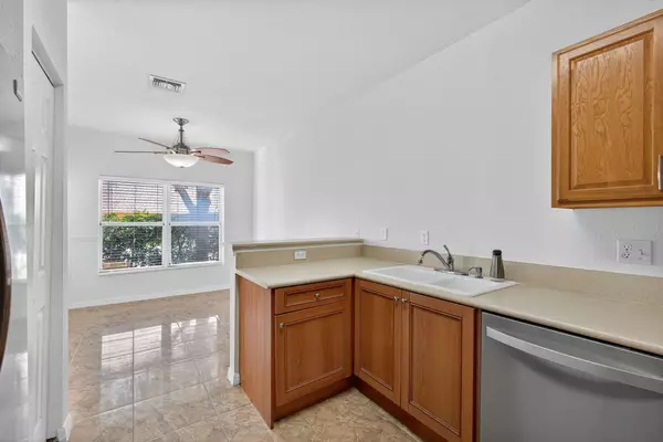 Palm Springs, FL 33461,513 Talia CIR