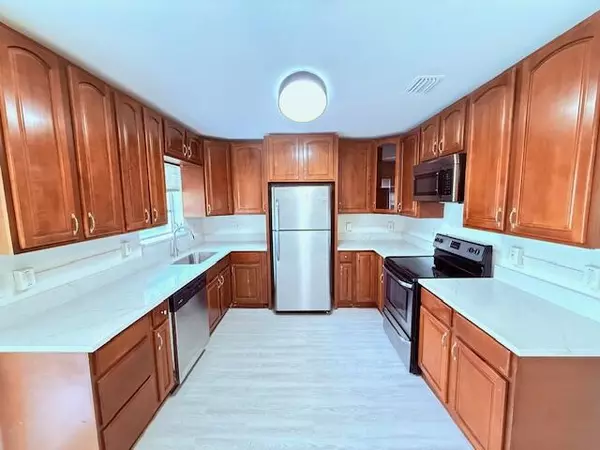 Pompano Beach, FL 33060,410 SE 1st AVE