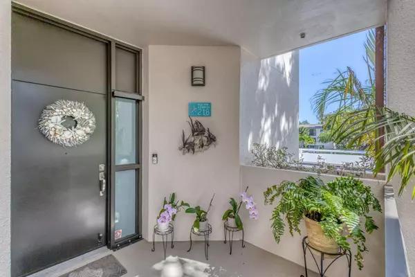 North Palm Beach, FL 33408,11370 Twelve Oaks WAY 218