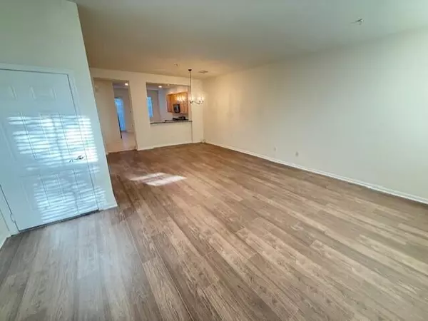 Jupiter, FL 33458,425 Greenwich CIR 204