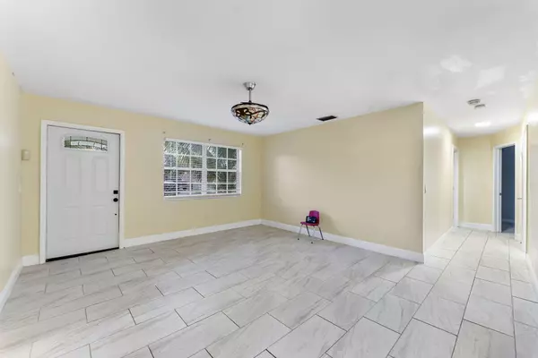 West Palm Beach, FL 33407,4862 Tortuga DR