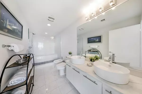 Miami, FL 33132,888 Biscayne BLVD 3702