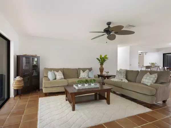 Hypoluxo, FL 33462,6 S Lakeshore DR