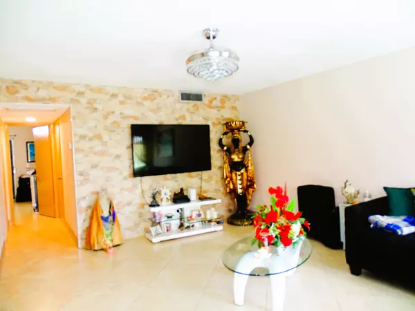 Palm Springs, FL 33461,3100 Springdale BLVD 310