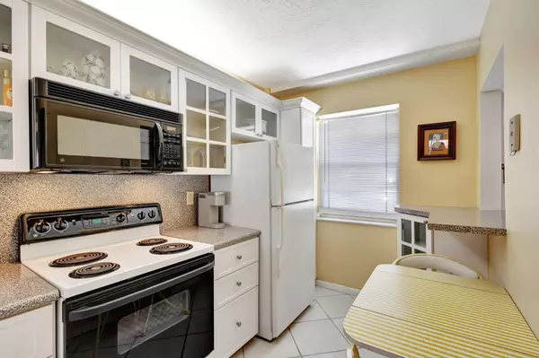 North Palm Beach, FL 33408,105 Paradise Harbour BLVD 109