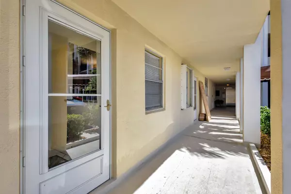 North Palm Beach, FL 33408,105 Paradise Harbour BLVD 109